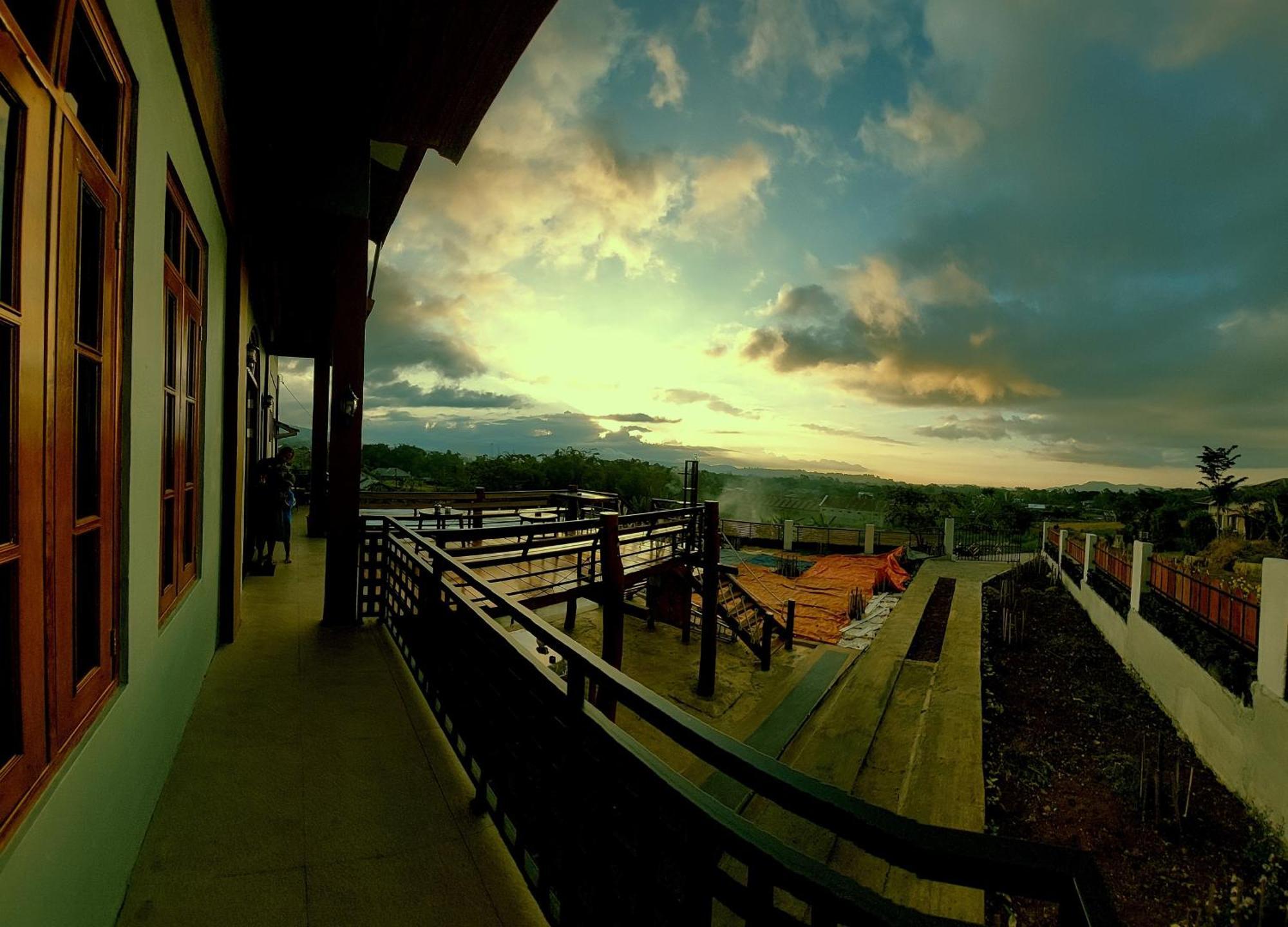 Kopa Hilltop - Family Guest Home Рутенг Экстерьер фото